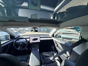 tesl: Tesla Model Y: 2023 г., Автомат, Электромобиль, Седан — 3