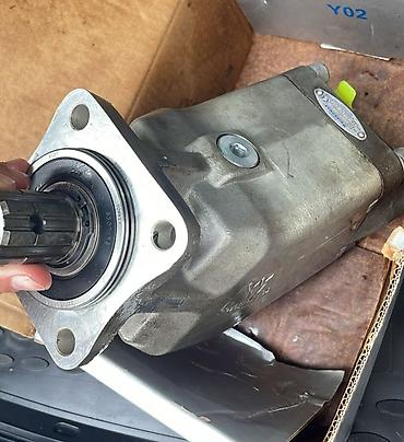 Другие детали КПП и трансмиссии: Самосвал полуприцеп тонар или автосамосвал.Комплектующие НШ насос — 5