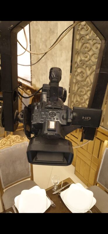 купить айфон в азербайджане: Sony vidiokamera satilir. Tam islek problemsiz. 1150 manat. Baki