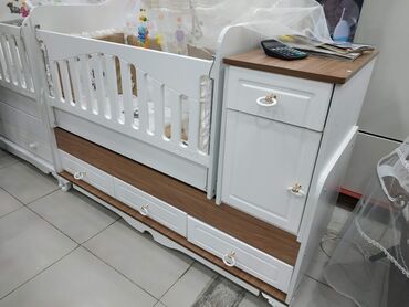 qiz ucun tortlar: Oğlan və qız üçün, Beşik, Dəstsiz