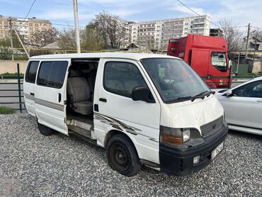 televizor sony v: Toyota Hiace: 2003 г., 2.4 л, Механика, Бензин, Минивэн