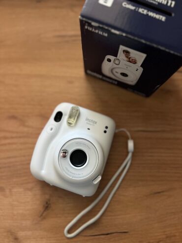 Fotokameralar: Ideal vəziyyətdə instax mini11 satılır