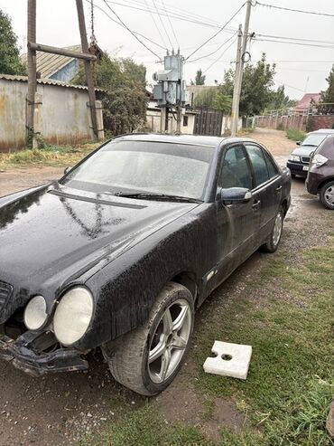 Mercedes-Benz E-Class: 1999 г., 2 л, Механика, Бензин, Седан