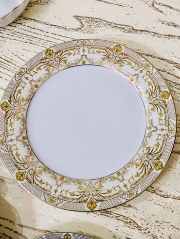 Наборы посуды: Сервиз. 18 персон. Тарелка 3тур18 штуктан ар бири,салатница 2тур at lalafo.kg — 8 Наборы посуды: Сервиз. 18 персон. Тарелка 3тур18 штуктан ар бири,салатница 2тур — 8