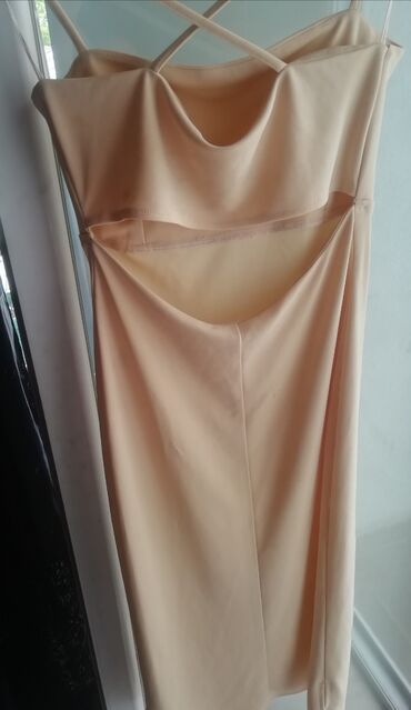 šanel kostimi i haljine prodaja: Sve samo probano ne noseno cena od 200 do 600 din za vel pitajte