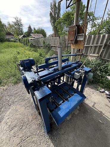 Производство пескоблоков: Продаётся готовый комплект для бизнеса — станок по производству — 2