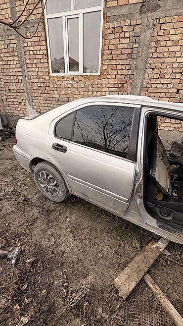 Honda: Honda Civic: 1999 г., Седан — 4