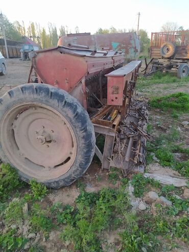 тракторы беларус 82 1: Продаю срочно сеялка зерновая с клеверными бочками!!!