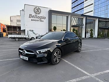 Mercedes-Benz A-Class: 2021 г., 2 л, Автомат, Бензин, Седан