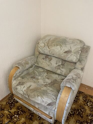 александрия спальня: Раскладной диван + кресла. Продам или обменяю на двухспальную кровать