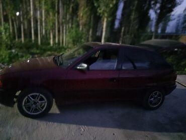 ка пят: Opel Astra: 1992 г., 1.8 л, Механика, Бензин, Хэтчбэк