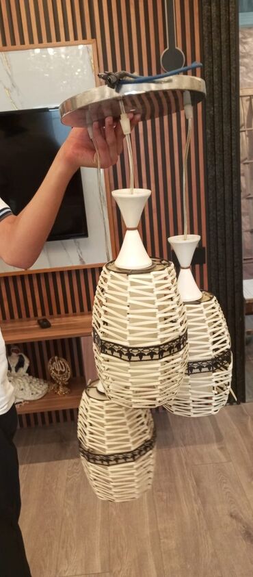 rengli isiq: Çılçıraq, 3 lampa, Metal