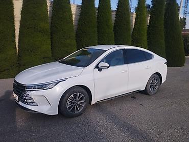 w210 on bufer: BYD Qin Plus DM-i plug-in hibrid sedan - Kuzov: liftbek tipli 4 — 4