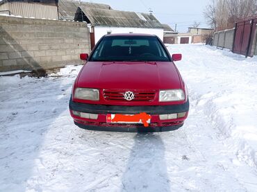 volkswagen vento 1993: Volkswagen Vento: 1993 г., 1.8 л, Механика, Бензин, Пикап