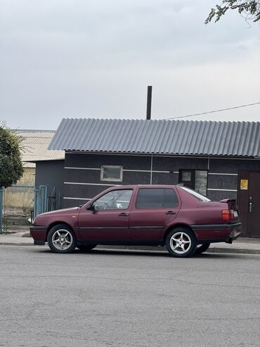 рассрочка авто в кыргызстане: Volkswagen Vento: 1993 г., 1.8 л, Механика, Бензин, Седан