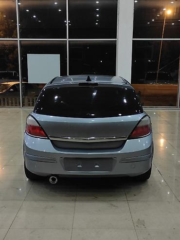 opel astra on şuşə: Opel Astra: 1.6 l | 2005 il 350000 km Sedan — 4