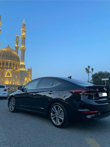 Hyundai: Hyundai Elantra: 2 l | 2016 il Sedan — 5