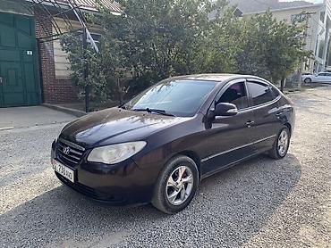 зеркадо: Hyundai Elantra: 2010 г., Механика, Бензин, Седан — 5