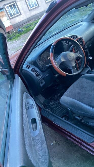 Mitsubishi: Mitsubishi Lancer: 1998 г., 1.3 л, Автомат, Бензин, Седан — 6