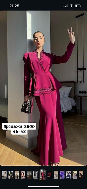 Вечерние платья: Распродаю вечерние платья. Причина: Чтобы освободить кронштейн(новое — 5