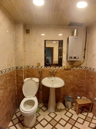 Uzunmüddətli kirayə mənzillər: Ev kiraye verilir aileye iw adamina 2 otaqdi. kohne yevlax — 3