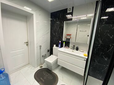 Uzunmüddətli kirayə mənzillər: Kirayə verilir: Bakı şəhərinin mərkəzində, dəniz mənzərəli, tam təchiz — 21