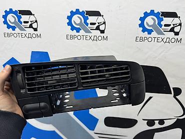 ауди печка: Дефлектор воздуховода Volkswagen 1995 г., Б/у, Оригинал, Германия — 4