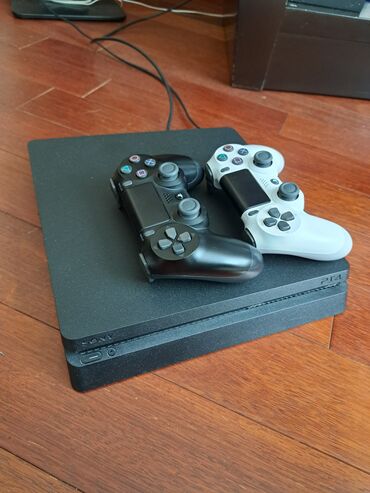 playstation 4 dualshock: Ps4 slim 512 gb 2 dualshock4 Ps4 slim model 512 gb az istifadə olunmuş