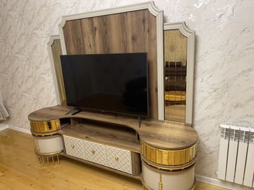 Divan və masa dəstləri: İşlənmiş, Künc divan, Qonaq otağı üçün, Açılmayan — 5