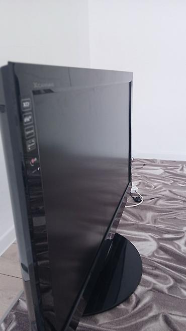 studio display: Телевизор LG XCanvas, диагональ около 32–37". ЖК‑панель с глянцевой — 2