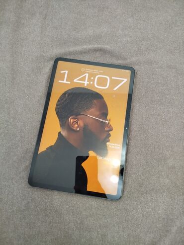 Планшеты: Планшет, память 256 ГБ, 10" - 11", Wi-Fi, Б/у, Классический