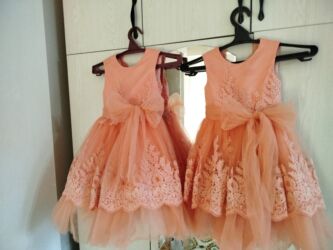 прокат карнавальных костюмов для детей: Продаю два таких платья на 2-4 года и 3-5 лет возраст,надевали на 1