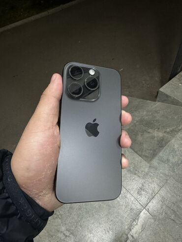 Apple iPhone: IPhone 15 Pro, Б/у, 128 ГБ, Black Titanium, Защитное стекло, Чехол, Кабель, 100 %