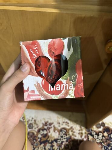 купить подарочную корзину на новый год: Продаю кружку для подарка для «МАМЫ» новая цена 200 сом