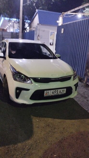 продаю авто киа: Kia Rio: 2017 г., 1.4 л, Механика, Бензин, Седан