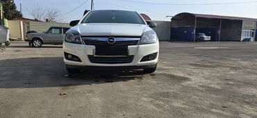 Opel: Opel Astra H hatchback - Kuzov: 5 qapılı hatchback, ağ rəng - — 2