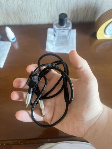 kompute: Kabel Micro-USB