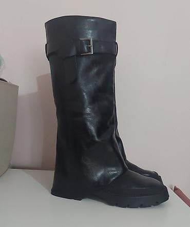 planeta sport ugg cizme: Zara Crne kožne ženske čizme do kolena, sa masivnim đonom i kaišem s — 1