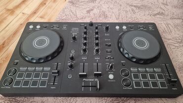 Gitaralar: Pioneer DJ DDJ-400 DJ pultu, rekordbox proqramı ilə istifadə üçün