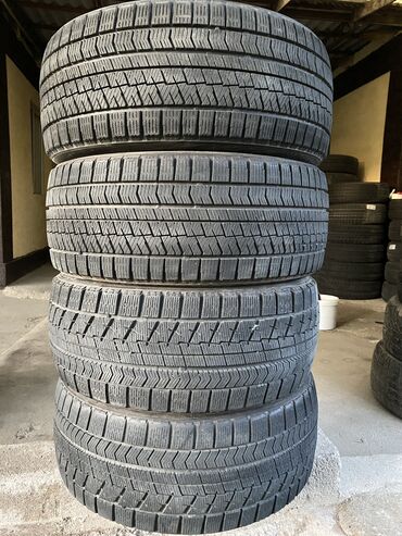 Шины: Шины 245 / 40 / R 18, Зима, Б/у, Комплект, Легковые, Япония, Bridgestone