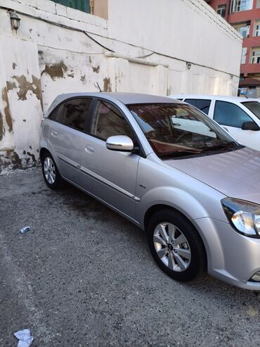 Kia Pride: 1.5 l | 2010 il Hetçbek