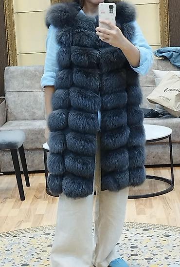 salvar: Qara-boz rəngdə uzun tülkü kürkü jilet - Model: qadın üçün, qolsuz — 1