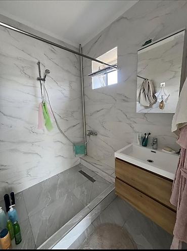 Продажа коттеджей и домов: 🏡 Срочно продается двухэтажный особняк в Арча-Бешике! 📍 Район — 21