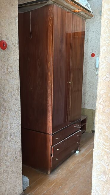 двухъярусная кровать с шкафом: Шкаф для одежды, Б/у, Прямой