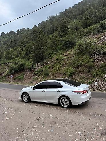 Toyota Camry: 2020 г., Седан