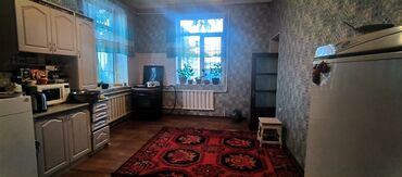 Долгосрочная аренда домов: 220 м², 7 комнат, Забор, огорожен at lalafo.kg — 10 Долгосрочная аренда домов: 220 м², 7 комнат, Забор, огорожен — 10