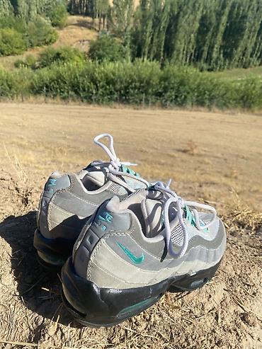 красовка мужской буу: Мужские кроссовки, 39.5, Nike, Б/у, цвет - Серый, Бесплатная доставка — 1