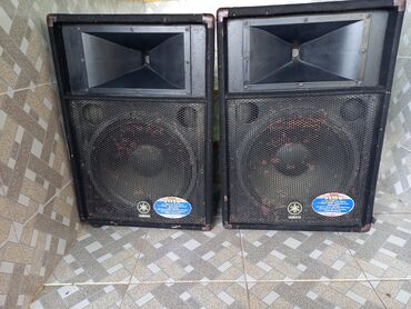 Səs gücləndiriciləri: İki ədəd Yamaha akustik sistemi və Dynacord PowerMate 1000 mikser