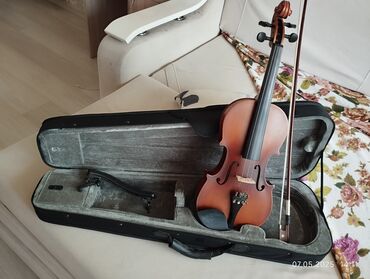 ямаха бу: Продам скрипку 4/4 мостик смычок и футляр
