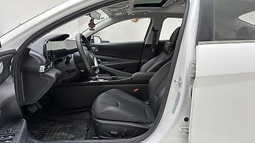 Hyundai: Hyundai Elantra: 2024 г., 1.5 л, Автомат, Бензин, Седан — 16